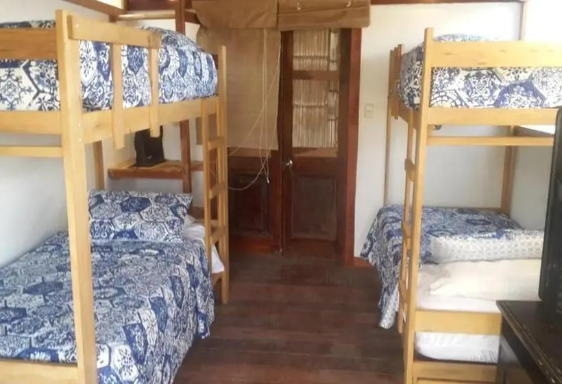 تختخواب در اتاق مشترک, Mancora Apartments