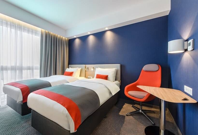 اتاق استاندارد, Holiday Inn Express   Rzeszow Airport, An Ihg