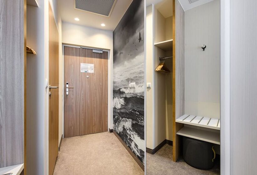 اتاق استاندارد, Holiday Inn Express   Rzeszow Airport, An Ihg