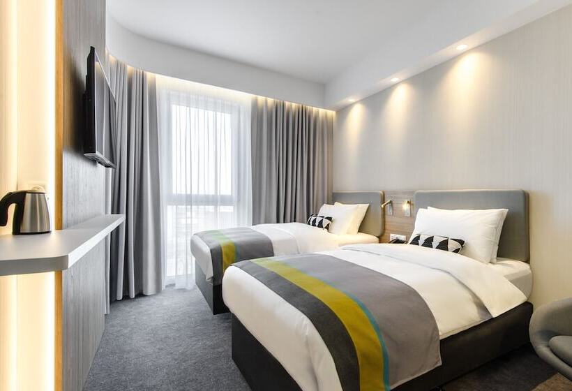 اتاق استاندارد, Holiday Inn Express   Rzeszow Airport, An Ihg