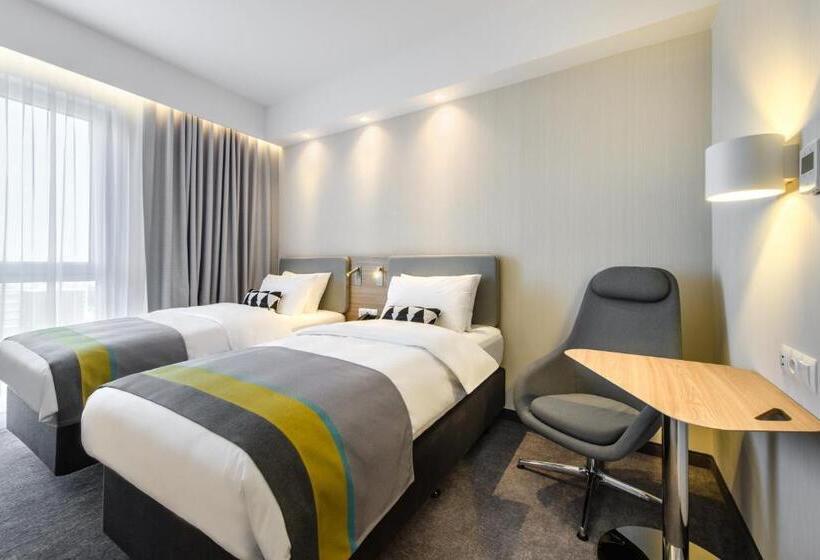 اتاق استاندارد, Holiday Inn Express   Rzeszow Airport, An Ihg