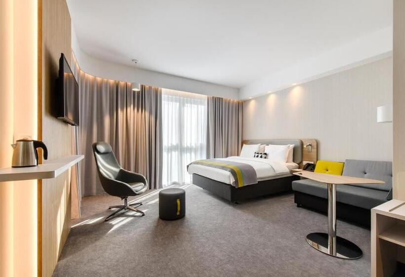 اتاق استاندارد, Holiday Inn Express   Rzeszow Airport, An Ihg