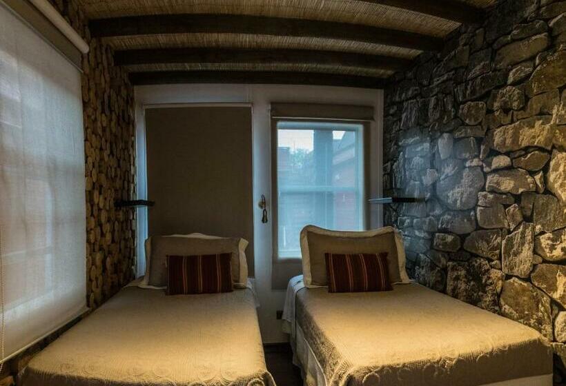 スタンダードルーム, Manada Del Desierto