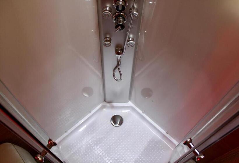 スタンダードルーム, Manada Del Desierto