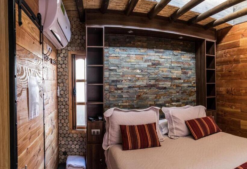 スタンダードルーム, Manada Del Desierto