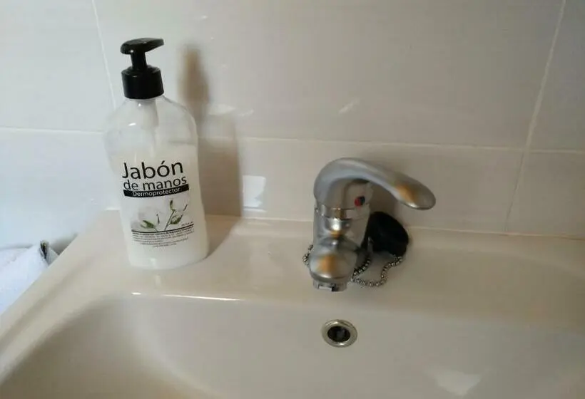 エコノミールーム, Albergue El último Bucardo