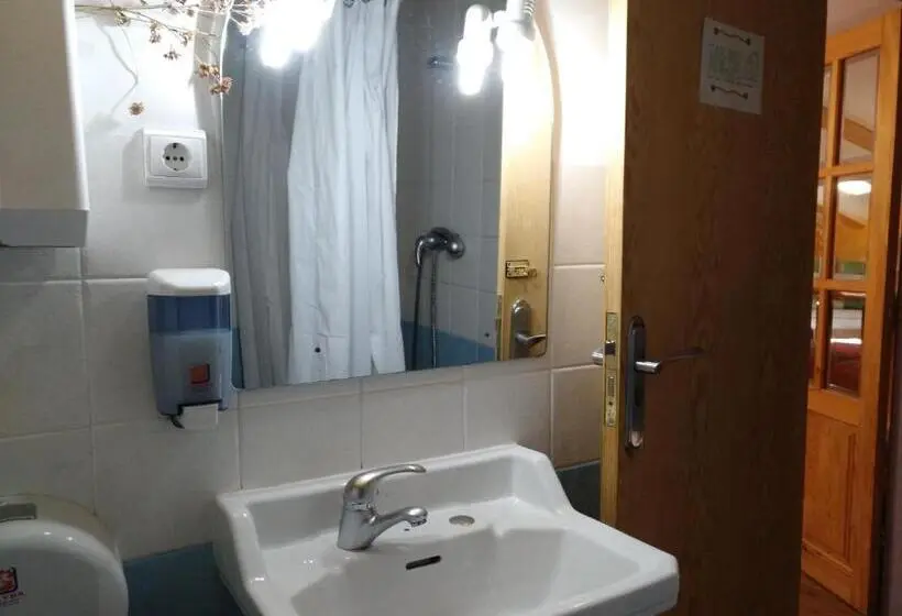ファミリールーム, Albergue El último Bucardo