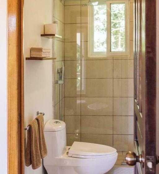 اتاق استاندارد با بالکن, Manurii Garden