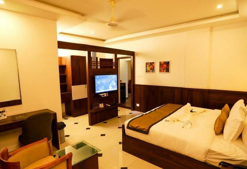 סוויטה עם מרפסת, Emperor