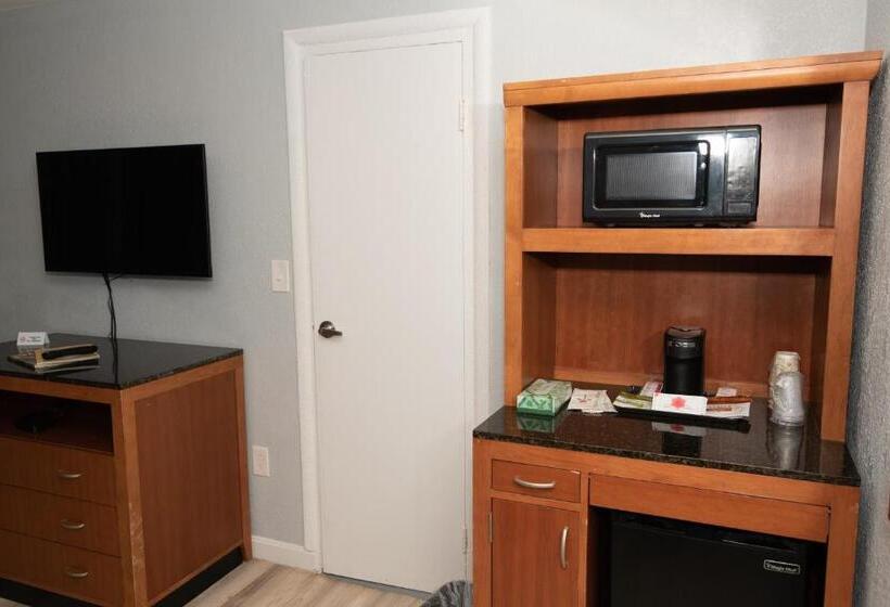 스탠다드 룸, The Minuteman Inn