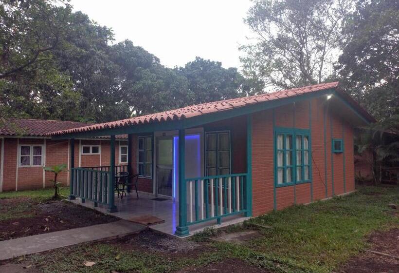 Quarto Deluxe com Sacada, Mega