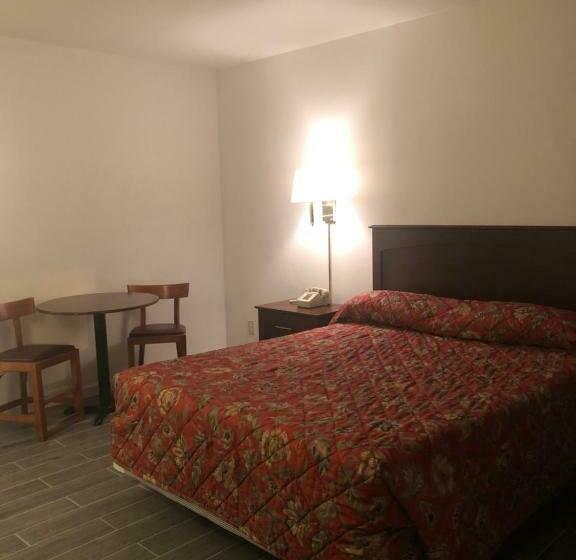 标准单人间, Royal Inn