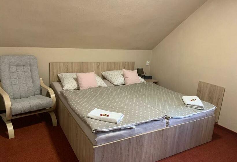 غرفة إقتصادية, Hospůdka U Rybníčku