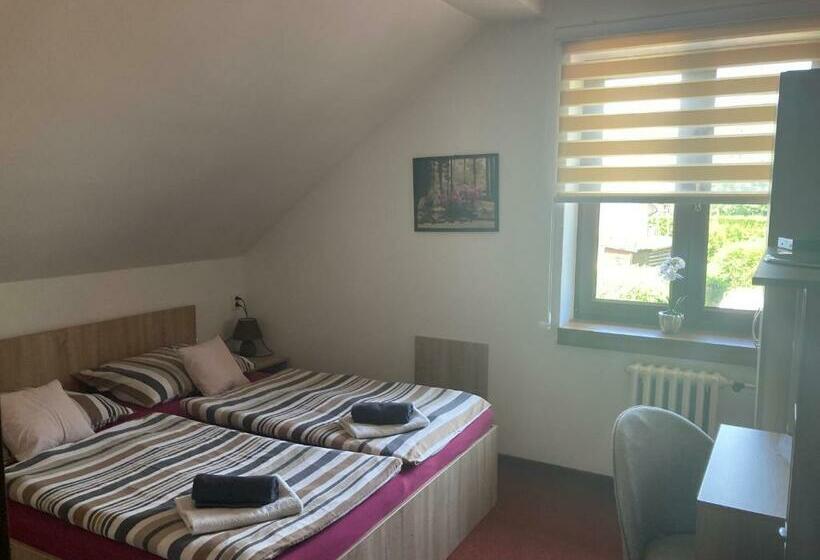 غرفة إقتصادية, Hospůdka U Rybníčku