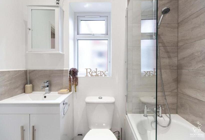 Апартаменты 2 Спальни, Ricky Road Guest House   Wizard Studio Room Available To Book Now
