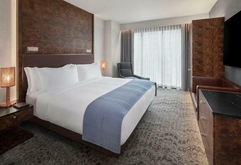 Deluxe Suite King Bed, The Joseph, A Luxury Collection Hotel, Nashville