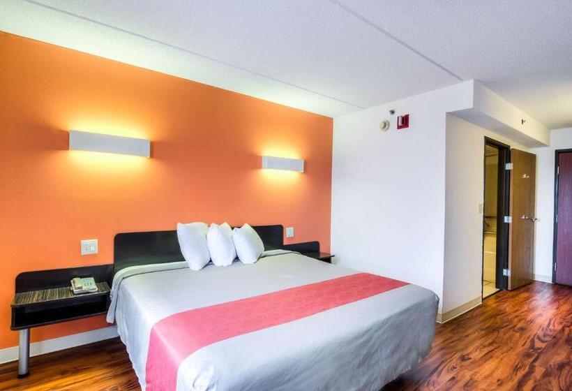 キングサイズベッドのスタンダードルーム, Motel 6 Lansing, Il  Chicago South