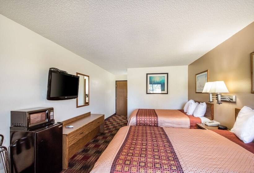 غرفه قياسيه سريرين مزدوجين, Americas Best Value Inn & Suites Harrisonville