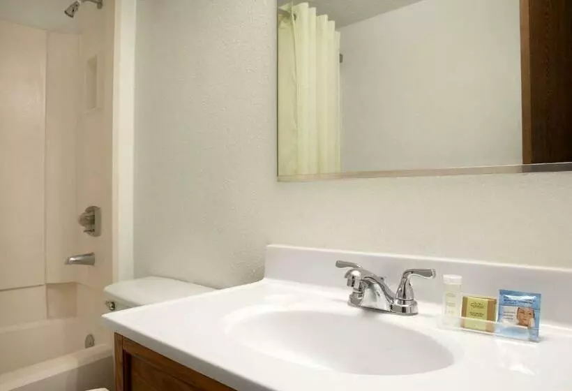 デラックスルーム, Super 8 By Wyndham Council Bluffs Ia Omaha Ne Area