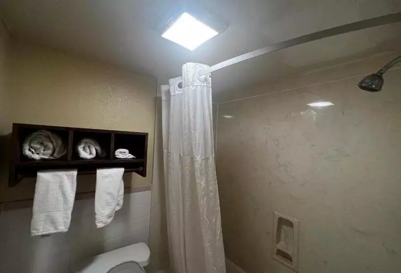 スイート, Super 8 By Wyndham Houston West Katy