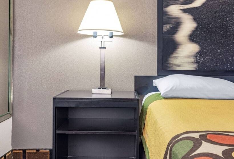 Студия Стандарт, Super 8 By Wyndham League City Kemah Area