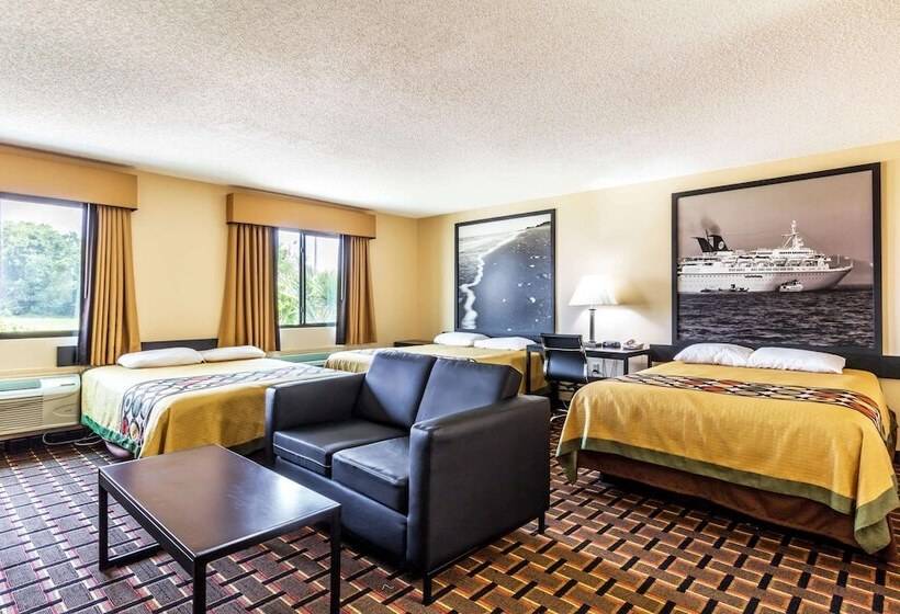 Студия Стандарт, Super 8 By Wyndham League City Kemah Area