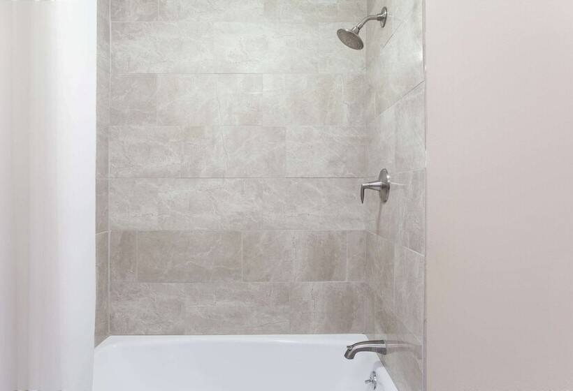 سوییت, Super 8 By Wyndham Owensboro