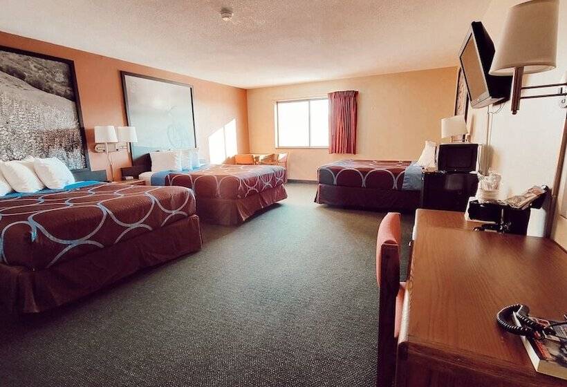 Люкс, Super 8 By Wyndham Perham