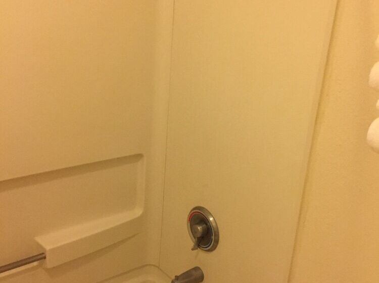 غرفه قياسيه سريرين مزدوجين, Super 8 By Wyndham Woodstock