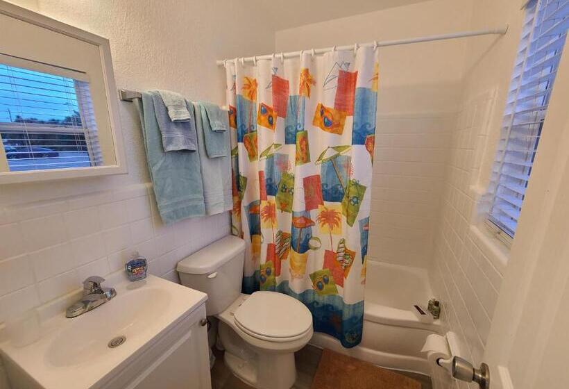 إستوديو قياسى, Sun Island Motel