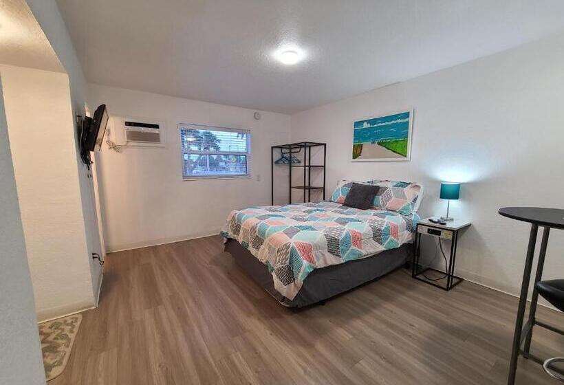 إستوديو قياسى, Sun Island Motel