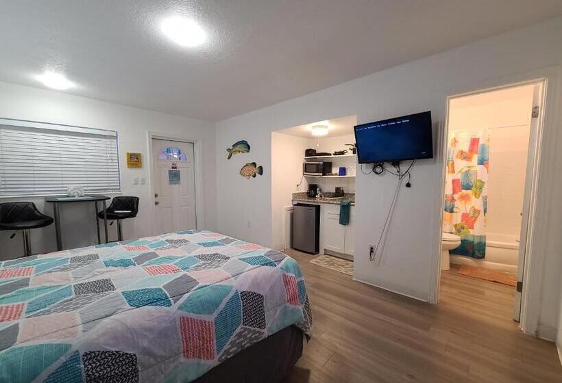 إستوديو قياسى, Sun Island Motel