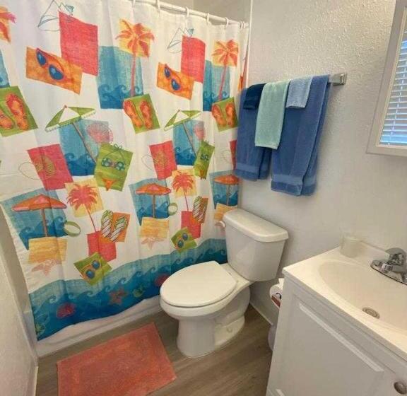 إستديو عائلى, Sun Island Motel