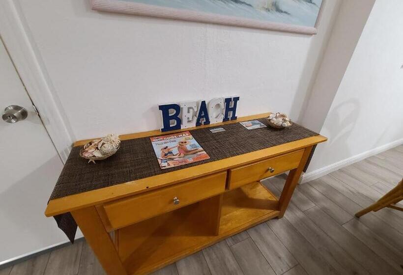 جناح غرفتين نوم, Sun Island Motel