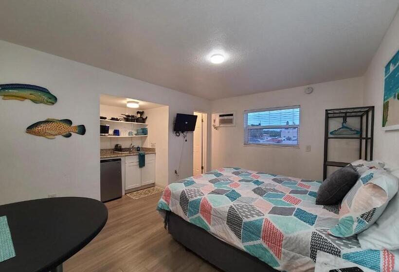 إستوديو قياسى, Sun Island Motel