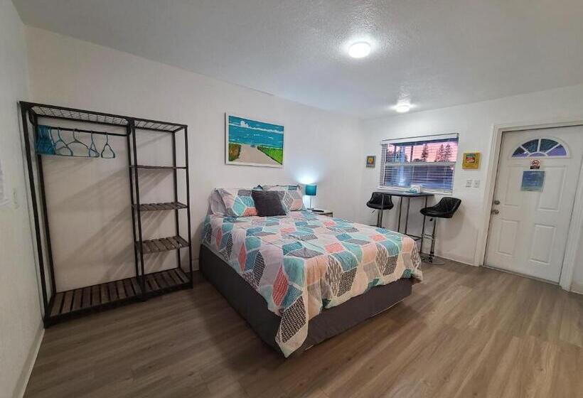 إستوديو قياسى, Sun Island Motel