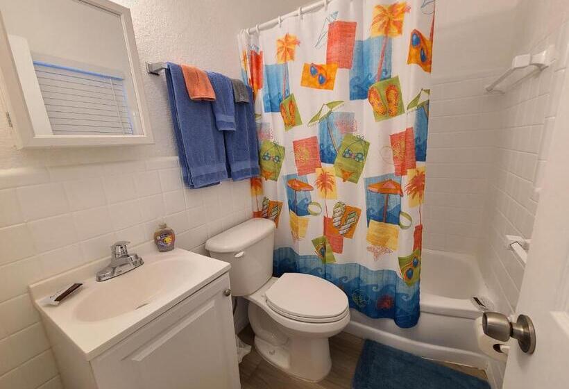 إستوديو قياسى, Sun Island Motel