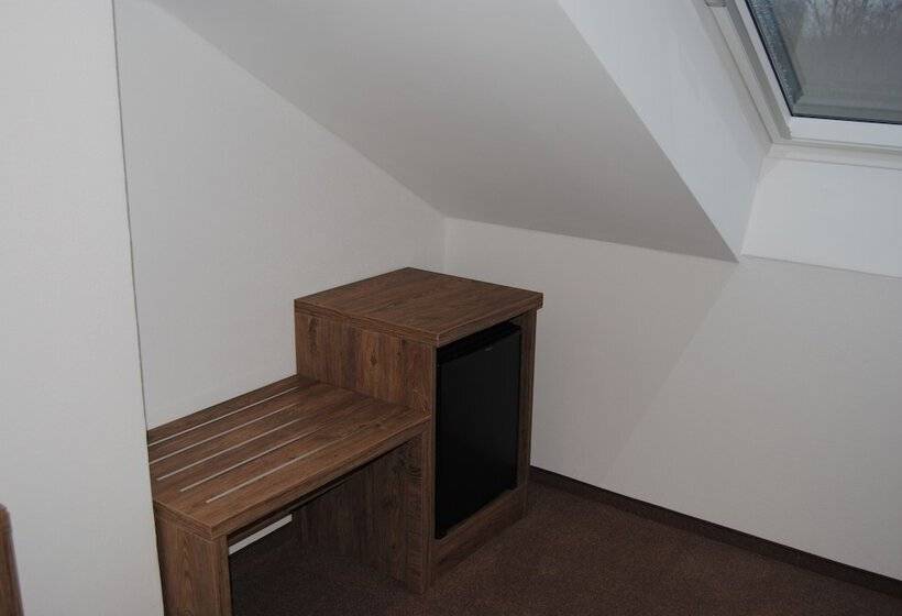 标准单人间, B&s