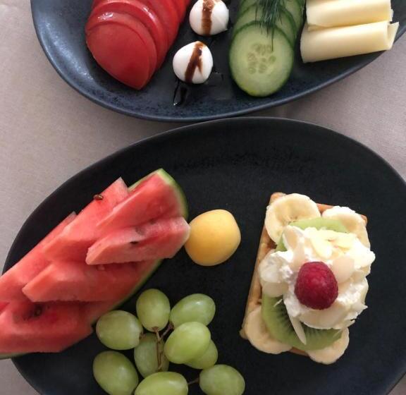 标准单人间, B&s