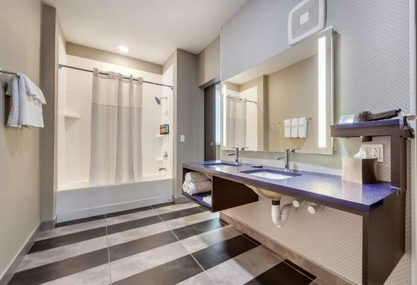 اتاق استاندارد با تخت بزرگ, Glō Best Western Dawley Farms In Sioux Falls