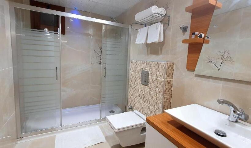 Suite Junior, Bulvar