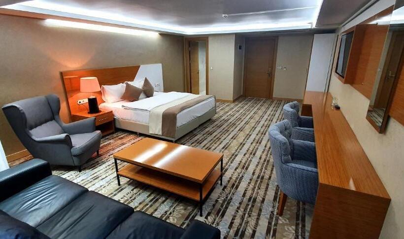 Suite Junior, Bulvar