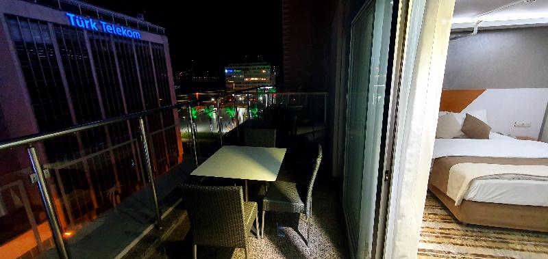 Suite Junior, Bulvar