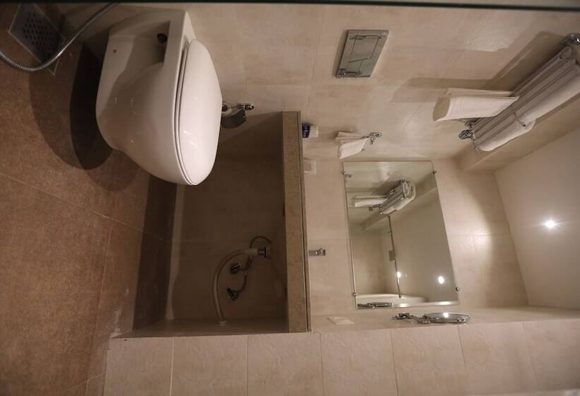 חדר אקזקיוטיב, Cliffton