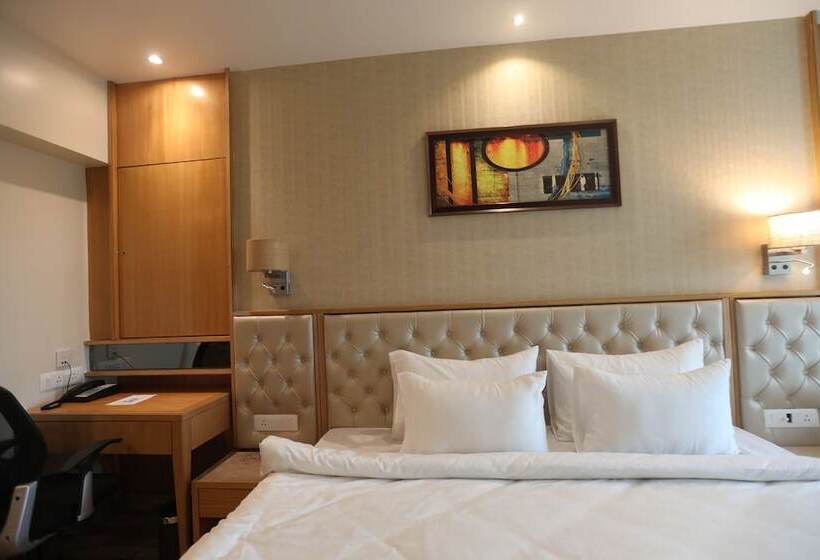 חדר אקזקיוטיב, Cliffton