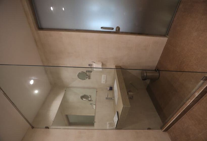 חדר אקזקיוטיב, Cliffton