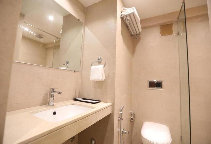 חדר דחוקס עם מיטת קינג, Cliffton