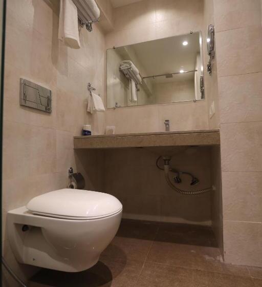 חדר אקזקיוטיב, Cliffton