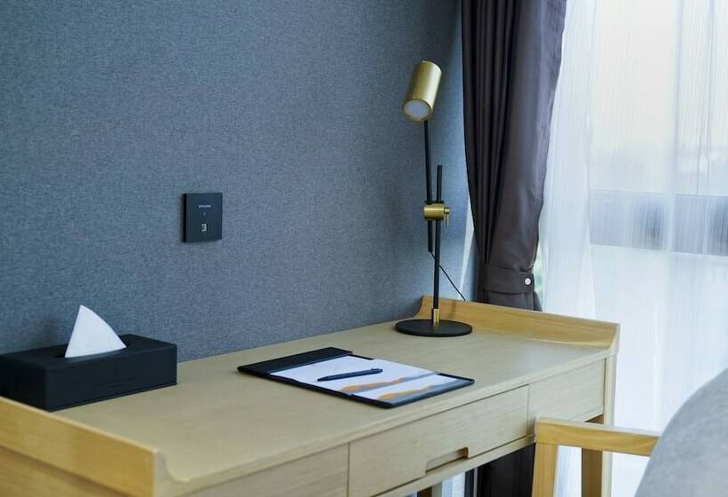 اتاق لوکس با تخت بزرگ, Hoya International Hotel Yangon
