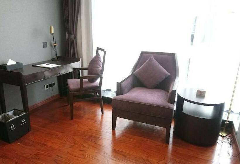 اتاق لوکس با تخت بزرگ, Hoya International Hotel Yangon